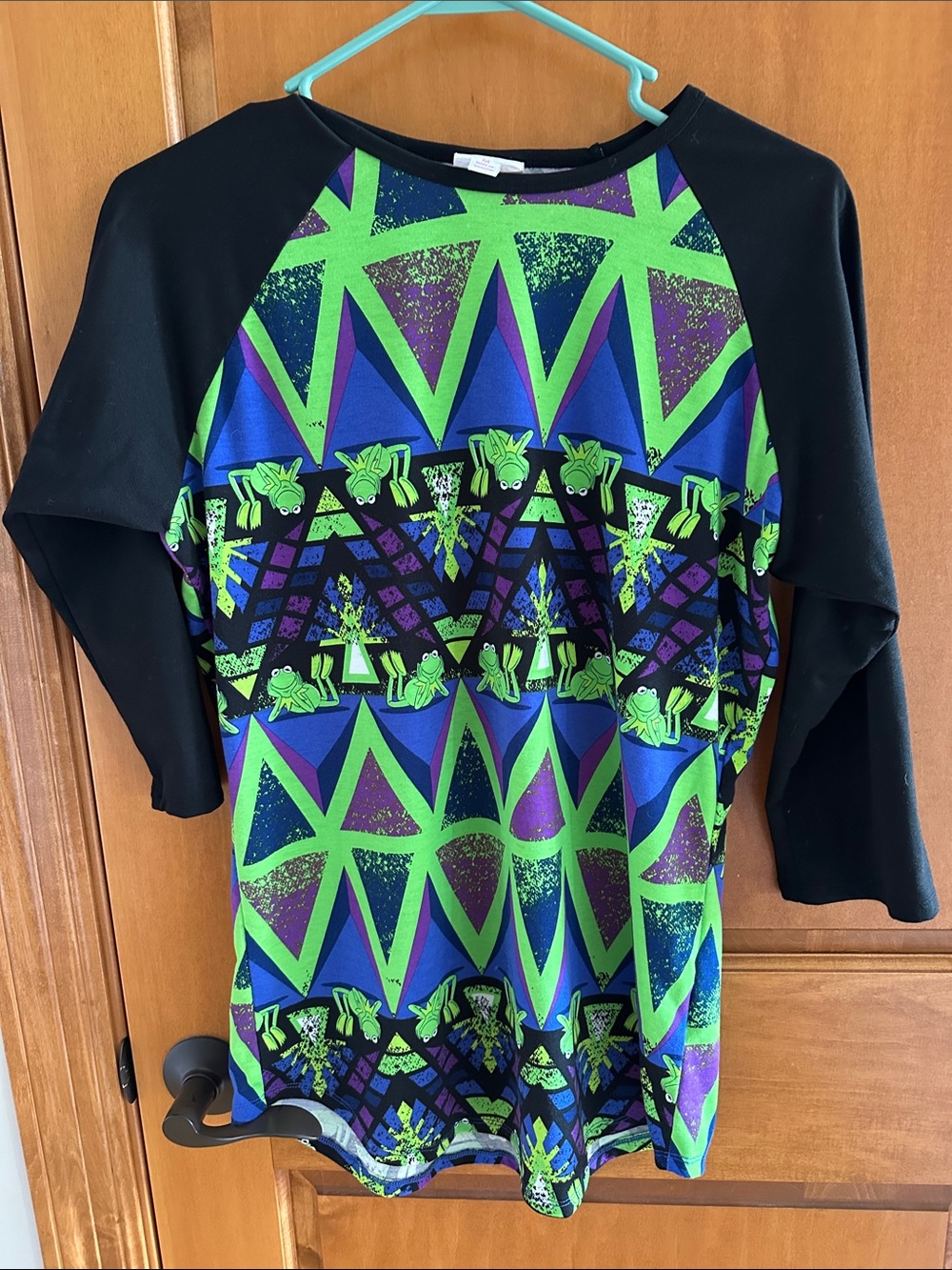 LuLaRoe Disney Muppets Kermit the Frog Randy Raglan Shirt Top Size M